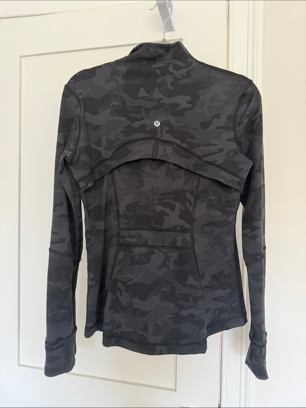 lululemon athletica Women’s Dark Gray Camo Zip Jacket - Picture 9 of 10